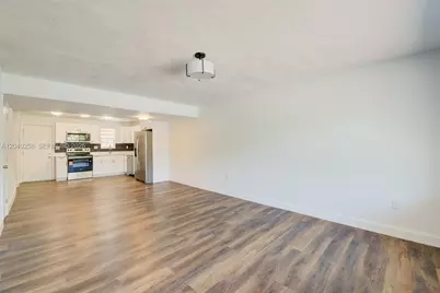 1450 NE 151st St #101, Miami, FL 33162 - Photo 8