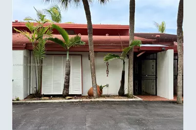 15187 W Loch Isle Dr W #15187, Miami Lakes, FL 33014 - Photo 2