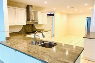 15187 W Loch Isle Dr W, Miami Lakes, FL 33014 - Photo 6