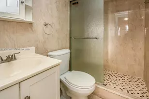 1021 SW 104th Ct, Miami, FL 33174 - Photo 2