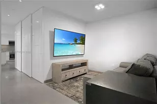 68 SE 6th St, Miami, FL 33131 - Photo 20