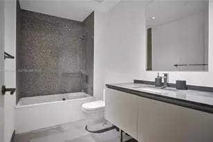68 SE 6th St, Miami, FL 33131 - Photo 26