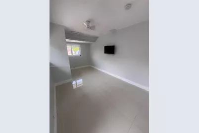 46Xx SW 89th Pl, Miami, FL 33165 - Photo 4