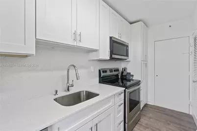 100 Lincoln Rd #538, Miami Beach, FL 33139 - Photo 10