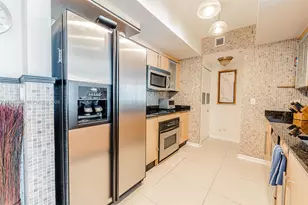 325 S Biscayne Blvd, Miami, FL 33131 - Photo 6