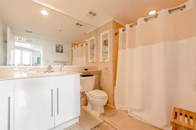 325 S Biscayne Blvd #3821, Miami, FL 33131 - Photo 12