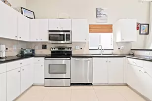 1081 Allamanda Way, Weston, FL 33327 - Photo 10