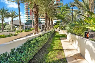 300 South Pointe Dr, Miami Beach, FL 33139 - Photo 68