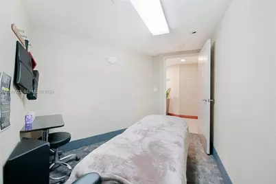 300 S Pointe Dr #405, Miami Beach, FL 33139 - Photo 60