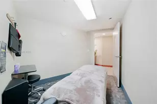 300 South Pointe Dr, Miami Beach, FL 33139 - Photo 60