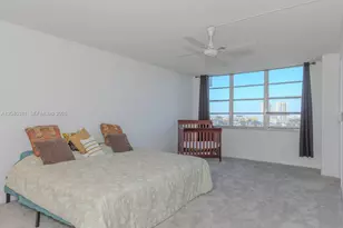 137 Golden Isles Dr, Hallandale Beach, FL 33009 - Photo 24