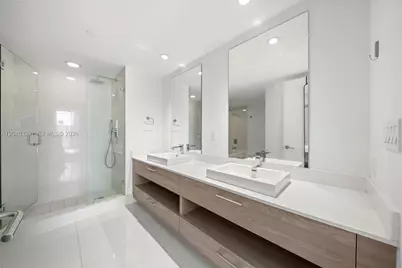 1300 S Miami Ave #2110, Miami, FL 33130 - Photo 14