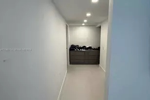41 SE 5th St, Miami, FL 33131 - Photo 30