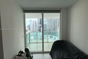 41 SE 5th St, Miami, FL 33131 - Photo 4