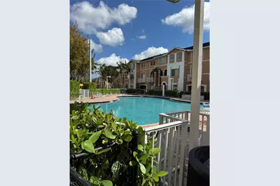 17640 NW 73rd Ave #204-19, Hialeah, FL 33015 - Photo 12