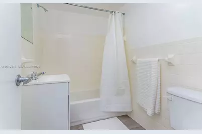 143 SW 9th St #301, Miami, FL 33130 - Photo 6