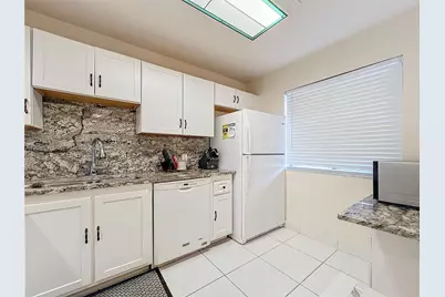4545 Luxemburg Ct #103, Lake Worth, FL 33467 - Photo 4