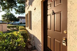 10325 NW 11th St, Pembroke Pines, FL 33026 - Photo 14