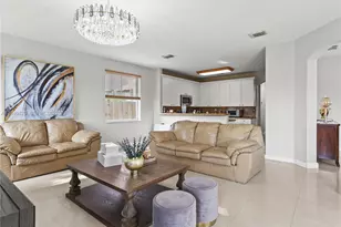 8542 NW 111th Ct, Doral, FL 33178 - Photo 10