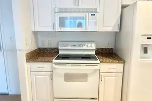 1155 Brickell Bay Dr, Miami, FL 33131 - Photo 4