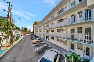 3221 NE 8th St, Pompano Beach, FL 33062 - Photo 16
