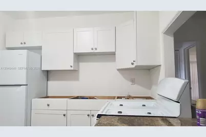 905 SW 4th Ter #E, Hallandale Beach, FL 33009 - Photo 2