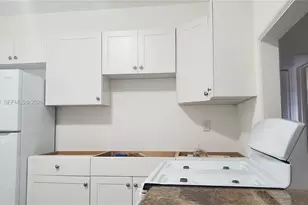 905 SW 4th Terrace, Hallandale Beach, FL 33009 - Photo 2
