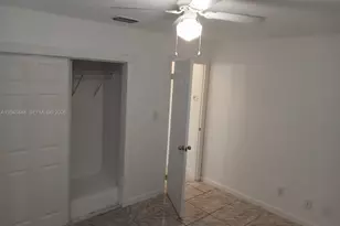7318-7320 NW 76th Dr, Tamarac, FL 33321 - Photo 10
