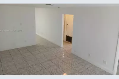 7318-7320 NW 76th Dr, Tamarac, FL 33321 - Photo 2