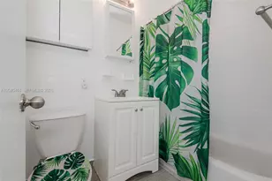 259 NE 111th St, Miami, FL 33161 - Photo 14