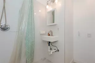 259 NE 111th St, Miami, FL 33161 - Photo 18