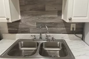259 NE 111th St, Miami, FL 33161 - Photo 32