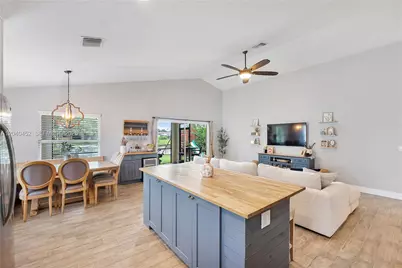 124 Preserve Dr, Royal Palm Beach, FL 33411 - Photo 28