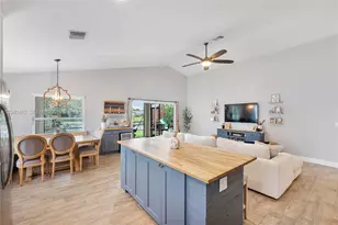 124 Preserve Dr, Royal Palm Beach, FL 33411 - Photo 28