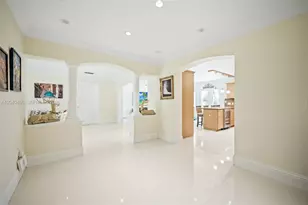 6185 W 10th Ave, Hialeah, FL 33012 - Photo 6