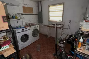 9110 SW 44th St, Miami, FL 33165 - Photo 12
