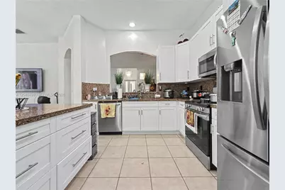522 NE 20th Ave, Homestead, FL 33033 - Photo 2