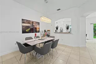 522 NE 20th Ave, Homestead, FL 33033 - Photo 2
