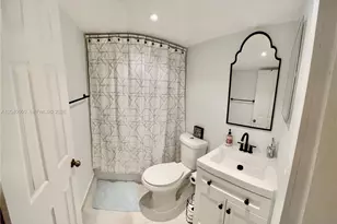 1350 NE 119th St, Miami, FL 33161 - Photo 2