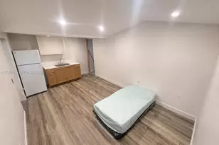 867 NW 109th St, Miami, FL 33168 - Photo 6