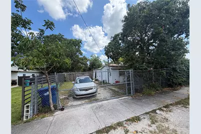 867 NW 109th St, Miami, FL 33168 - Photo 28