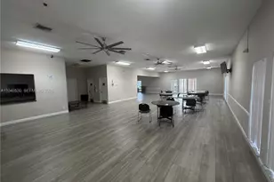 360 B Lakewood Cir E, Margate, FL 33063 - Photo 16