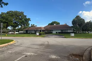 360 B Lakewood Cir E, Margate, FL 33063 - Photo 20