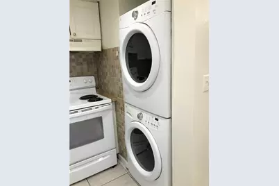 10000 NW 80 Ct #2537, Hialeah Gardens, FL 33016 - Photo 12
