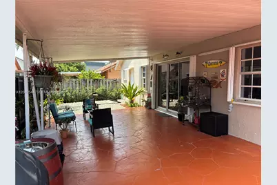 18713 NW 78th Ct, Hialeah, FL 33015 - Photo 12