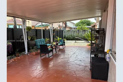 18713 NW 78th Ct, Hialeah, FL 33015 - Photo 14