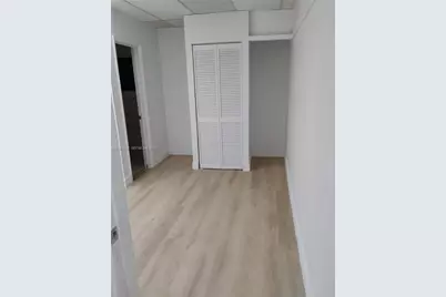 285 NW 27th Ave, Miami, FL 33125 - Photo 8