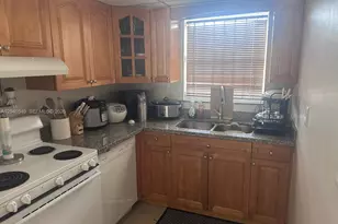 140 NW 87th Ave, Miami, FL 33172 - Photo 14