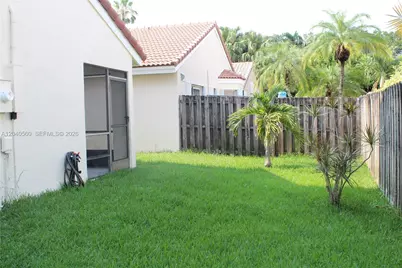 1335 Seagrape Cir, Weston, FL 33326 - Photo 26