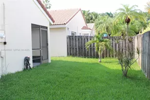 1335 Seagrape Cir, Weston, FL 33326 - Photo 26